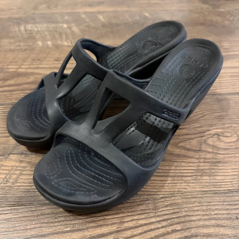 CROCS Cyprus‎ Black Wedge Womens Heel Sandals Size 9